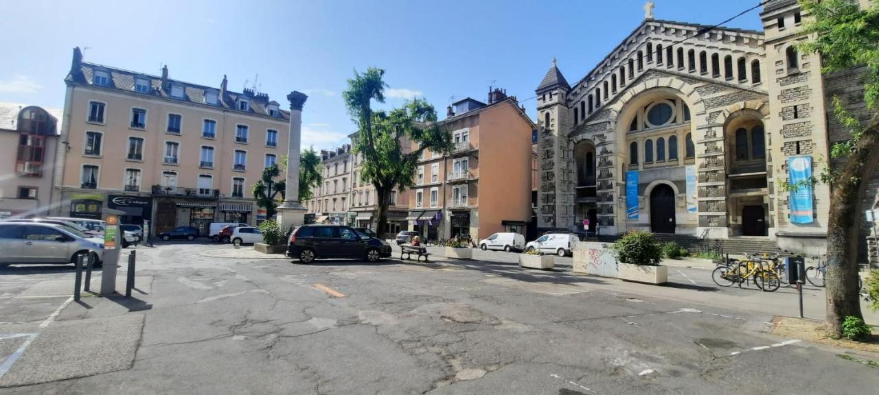 Cosy And Calm In Grenoble City Heart With Free And Large Parking Q-Park Chavant Zewnętrze zdjęcie